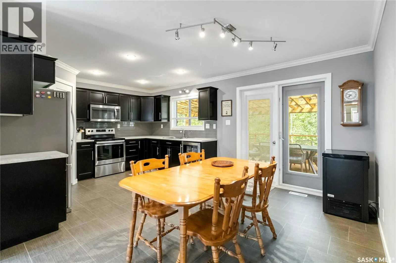 108 Sunrise CRESCENT