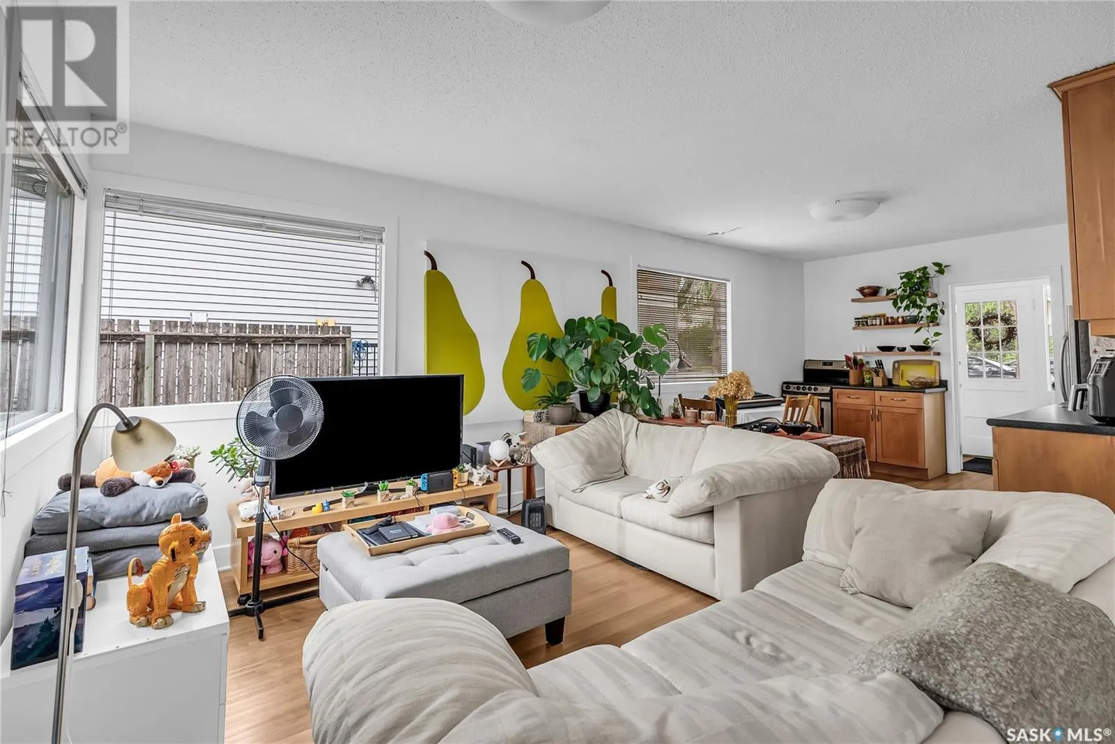 1128 12TH STREET E