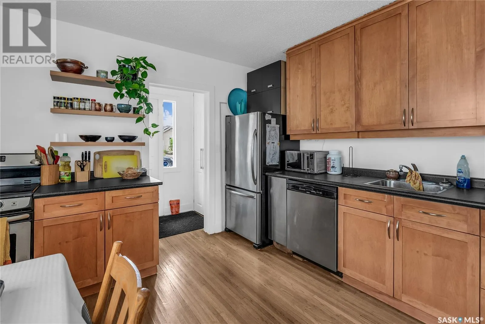 1128 12TH STREET E