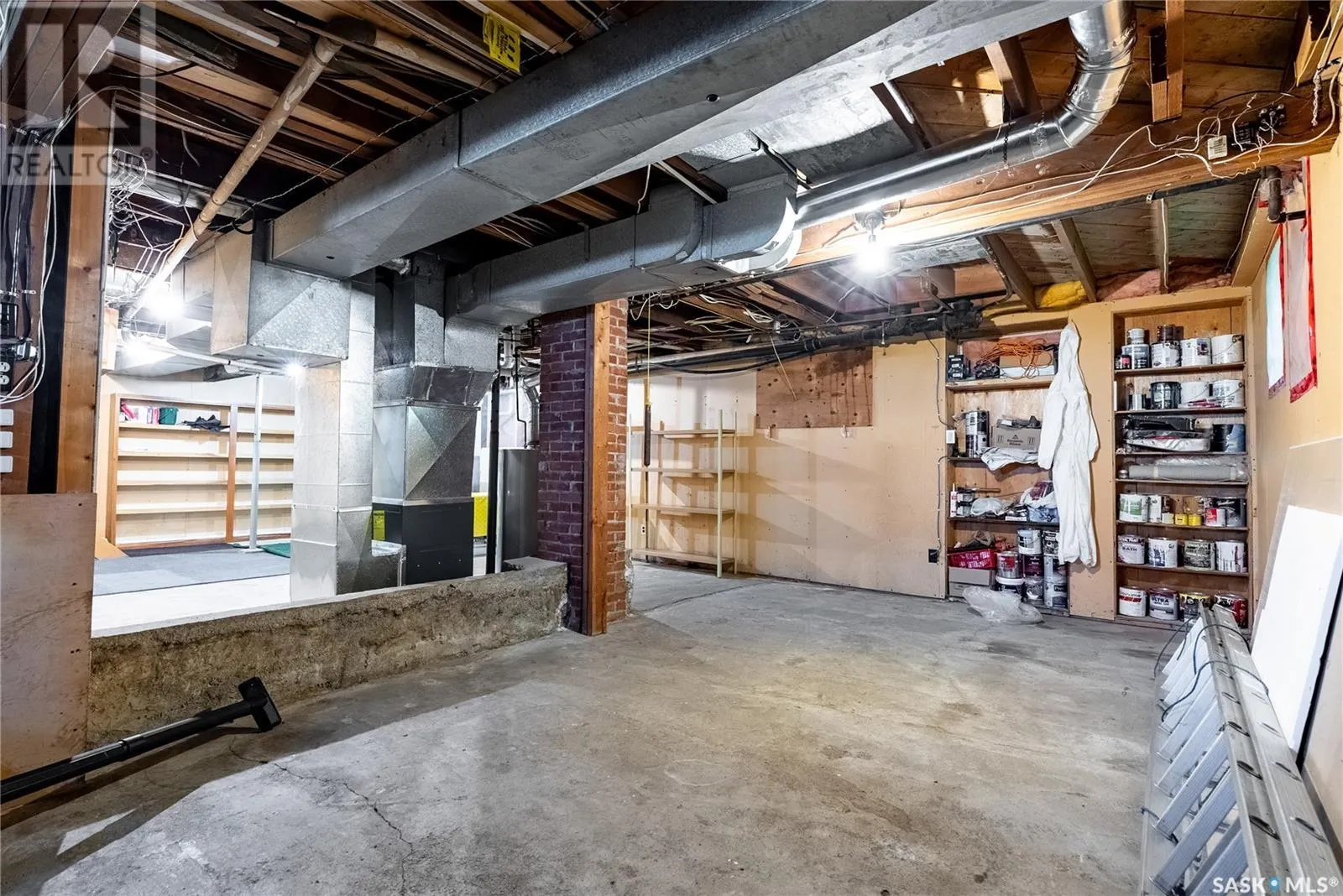 1128 12TH STREET E