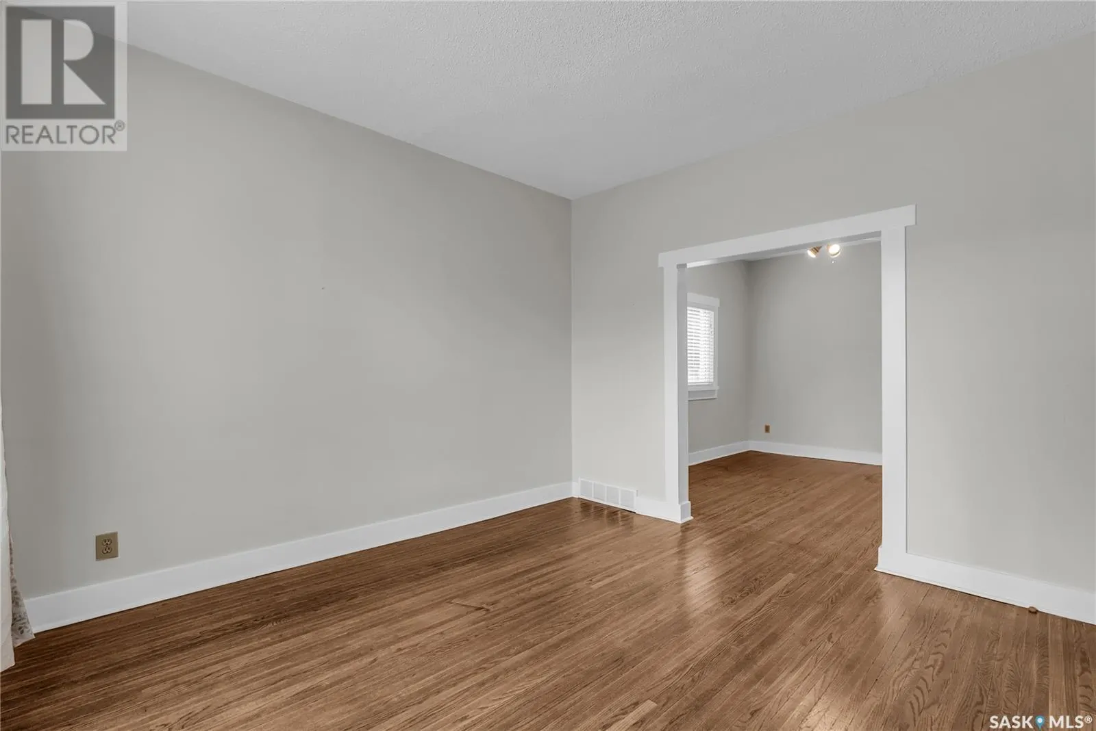 1128 12TH STREET E