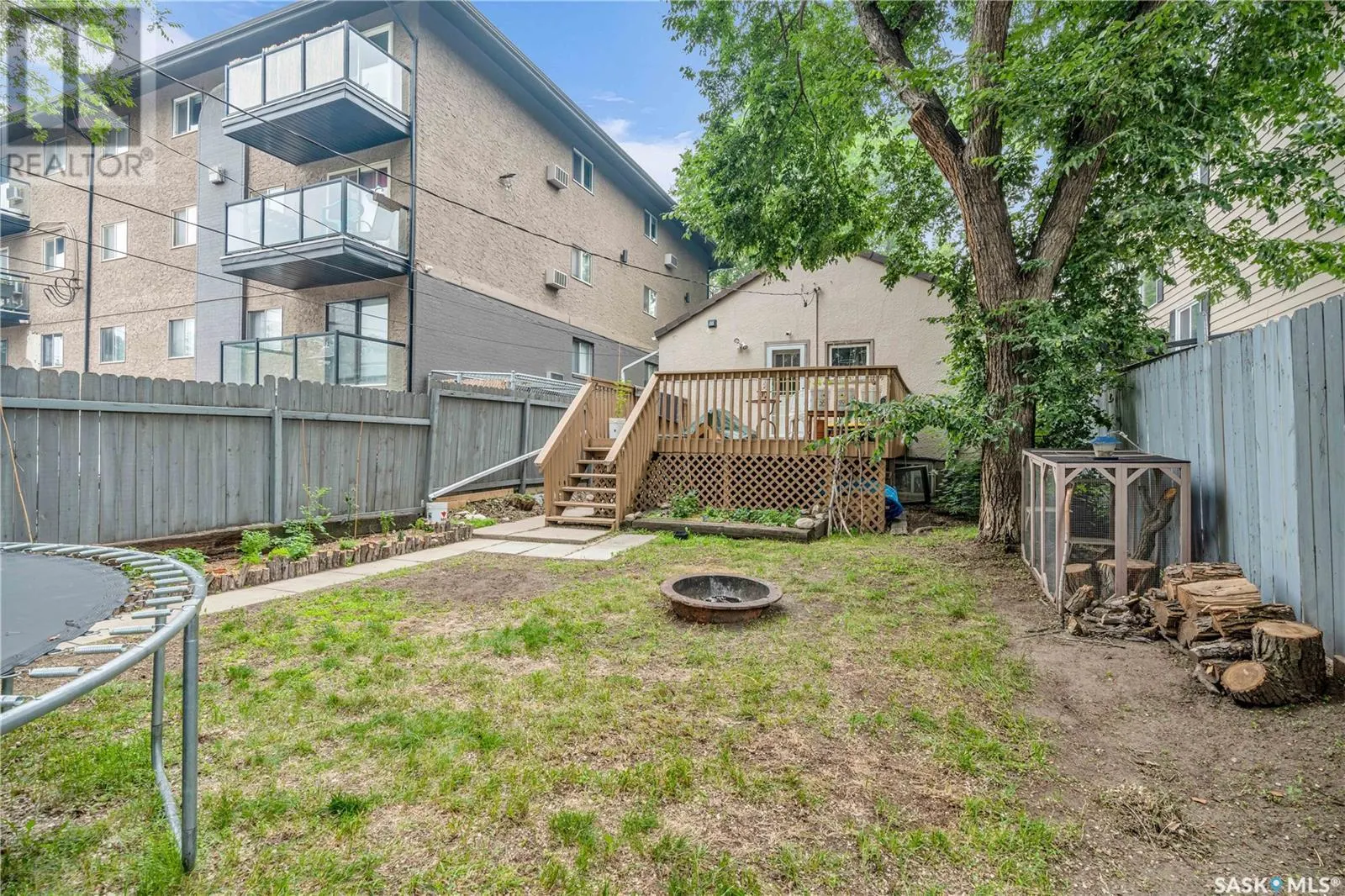 1009 Lansdowne AVENUE
