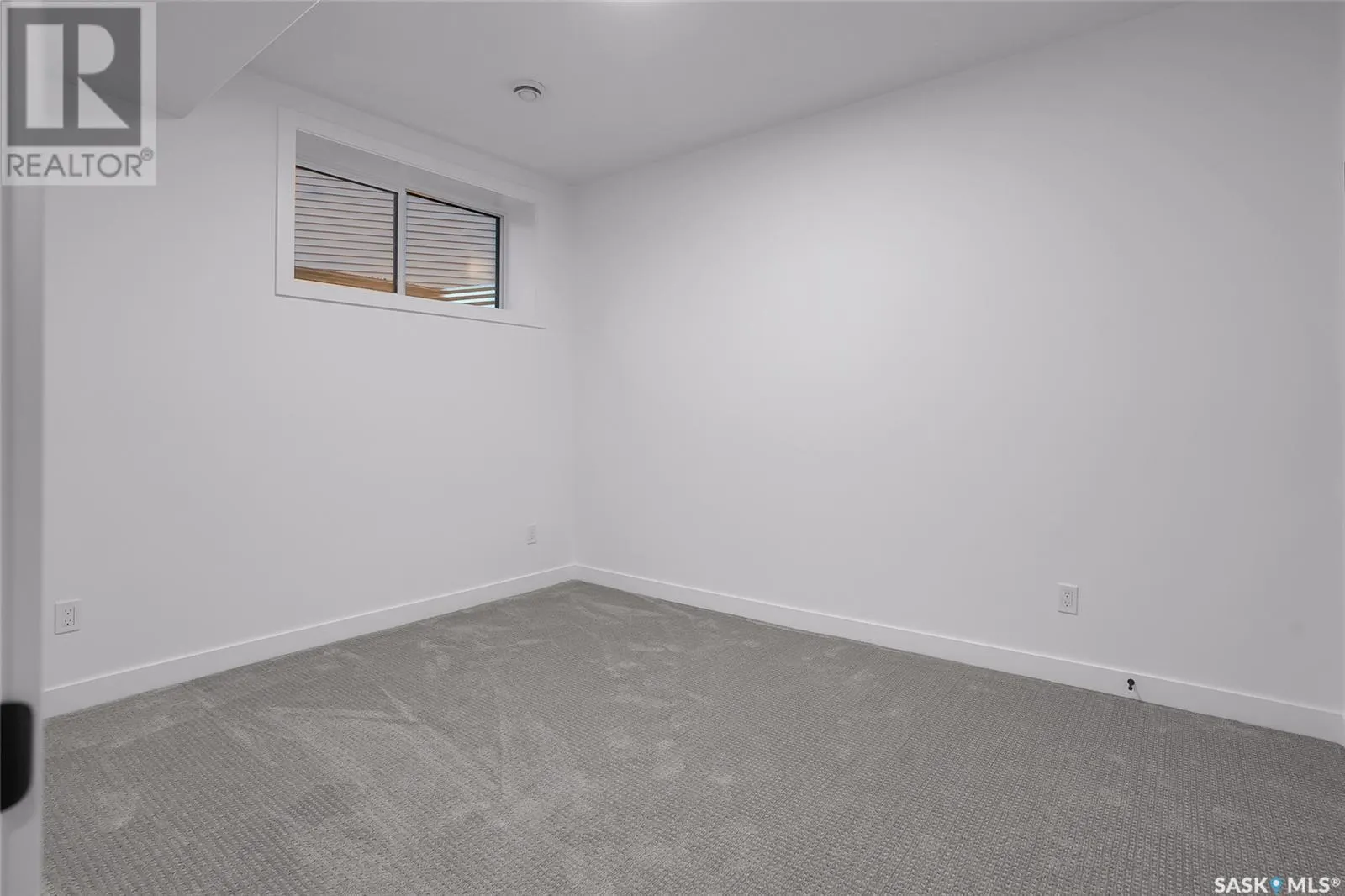 323 Woolf BAY