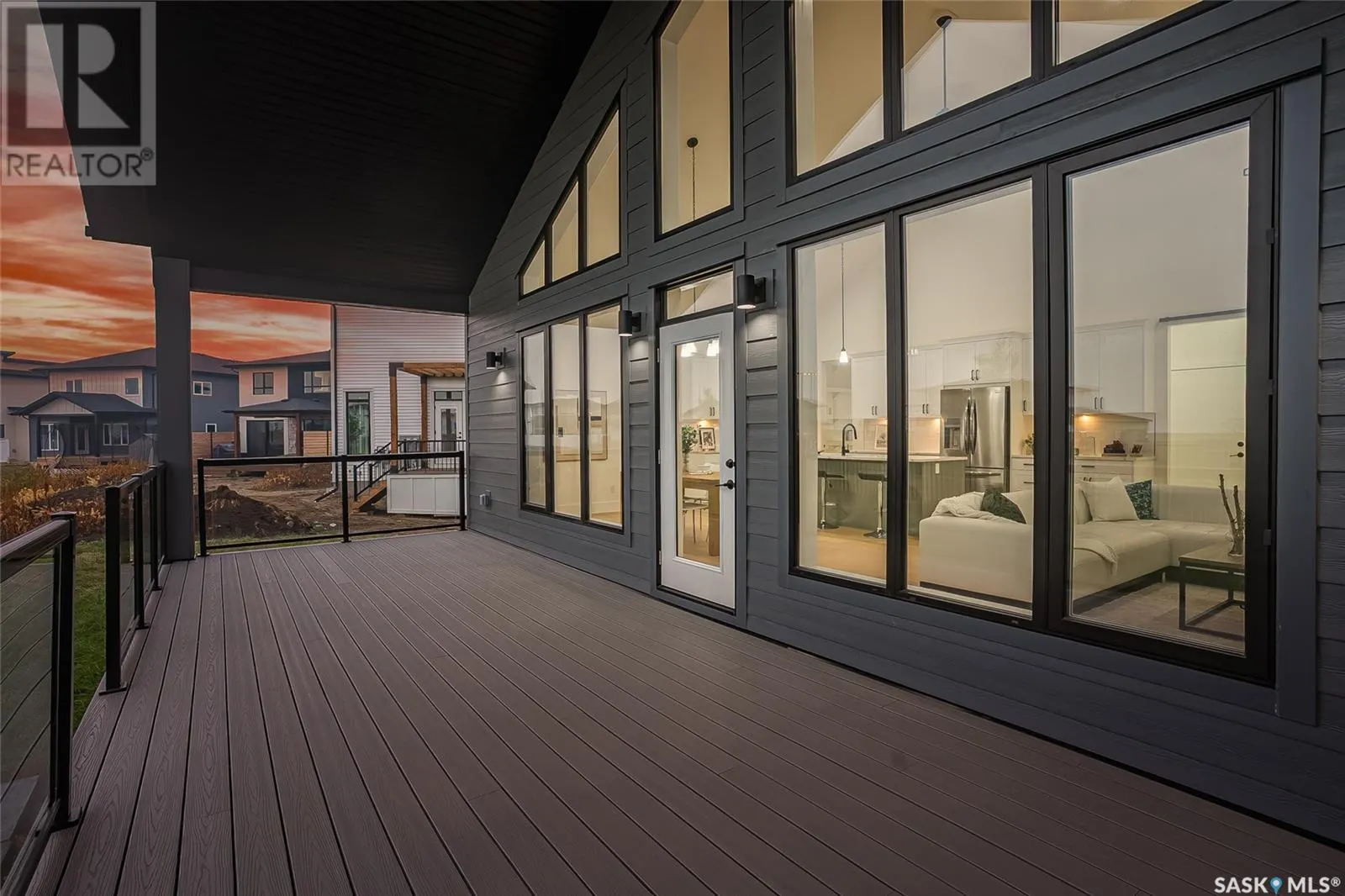 323 Woolf BAY