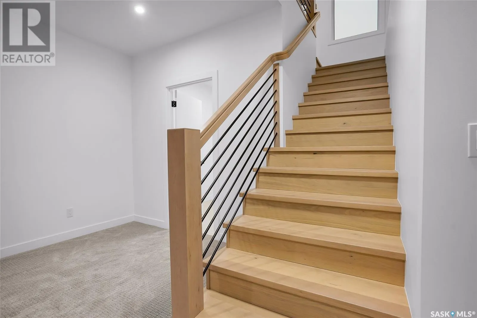 323 Woolf BAY