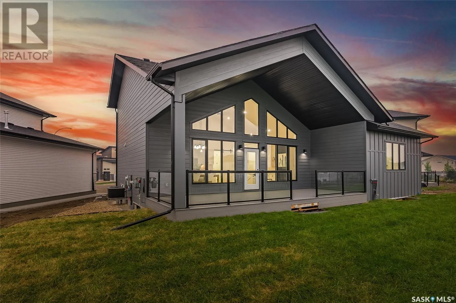 323 Woolf BAY