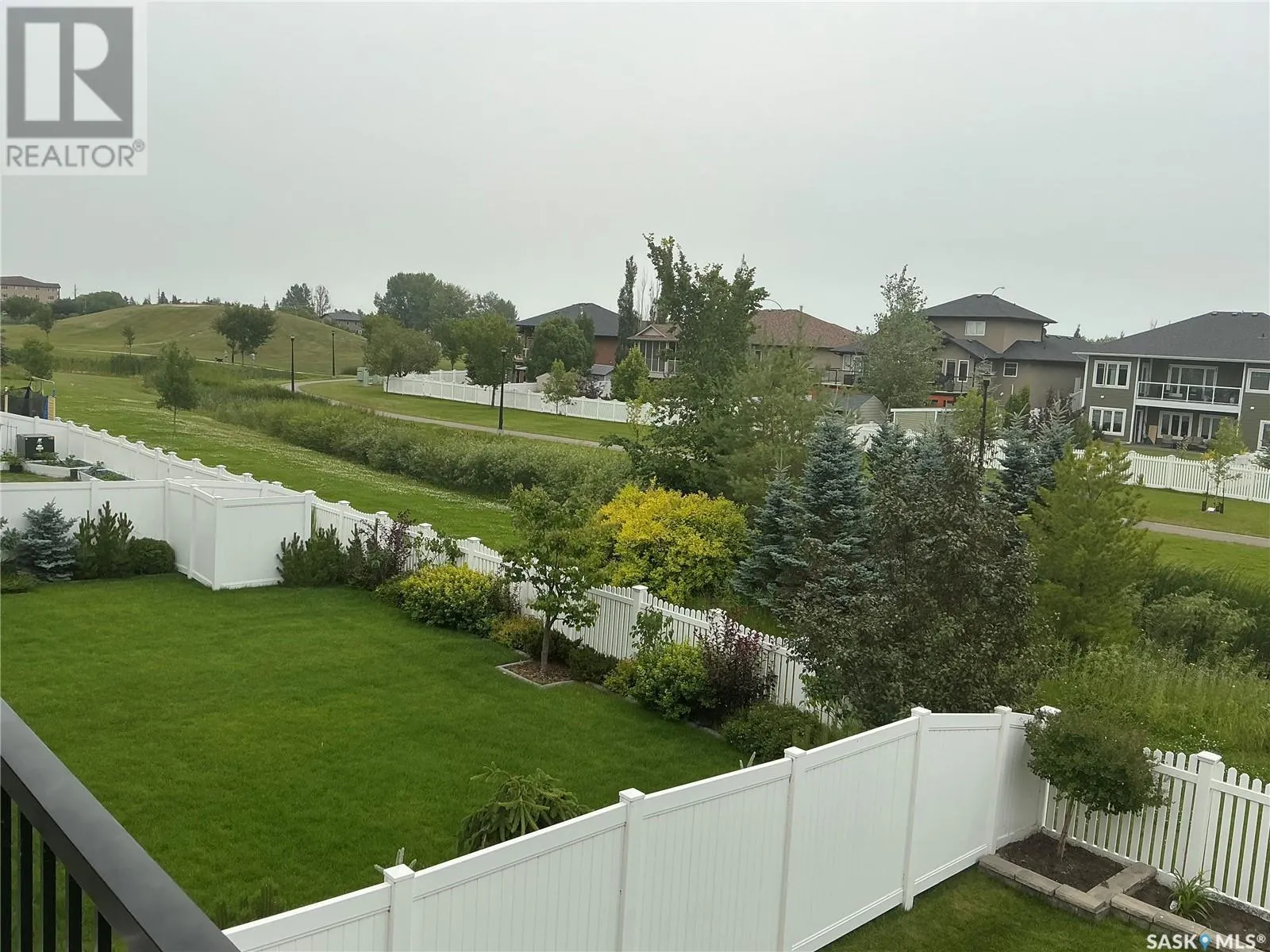 737 Gowan ROAD