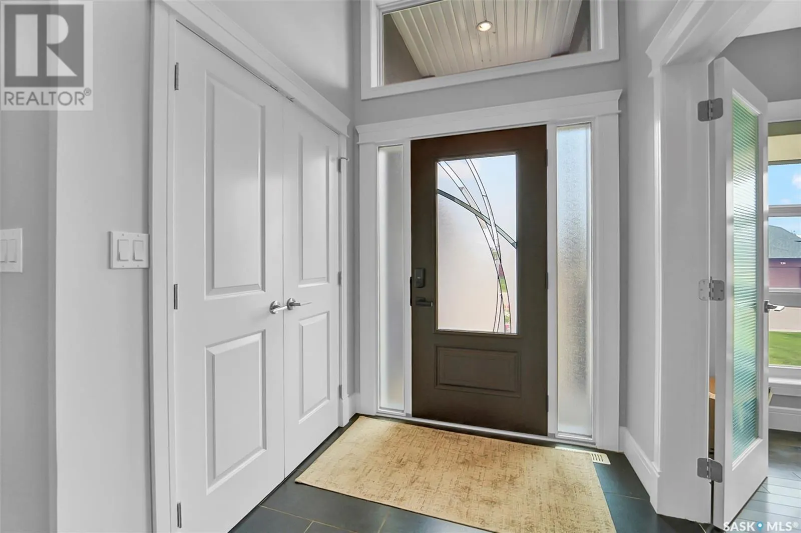 737 Gowan ROAD