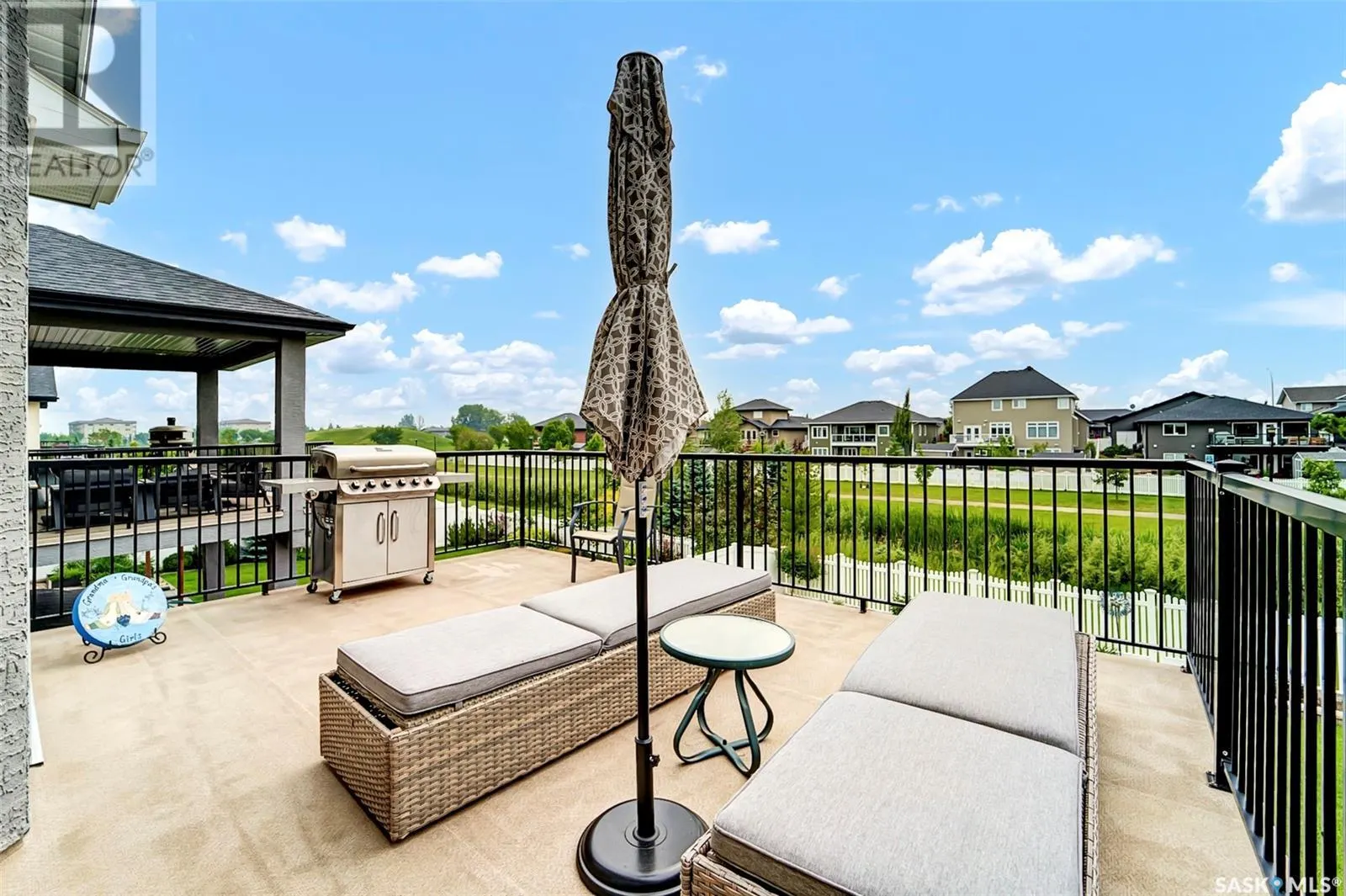 737 Gowan ROAD