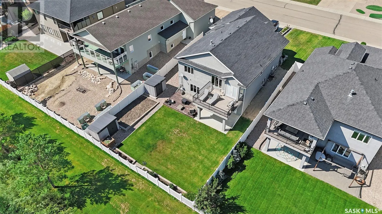 737 Gowan ROAD
