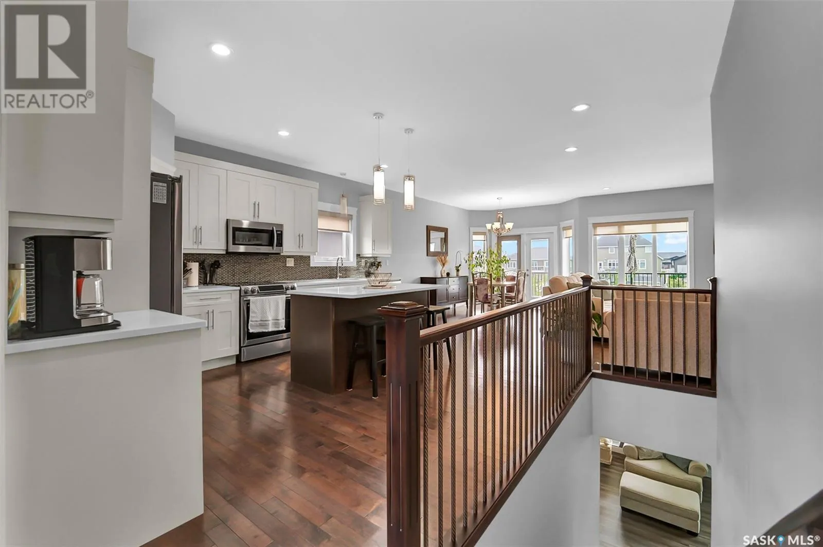 737 Gowan ROAD