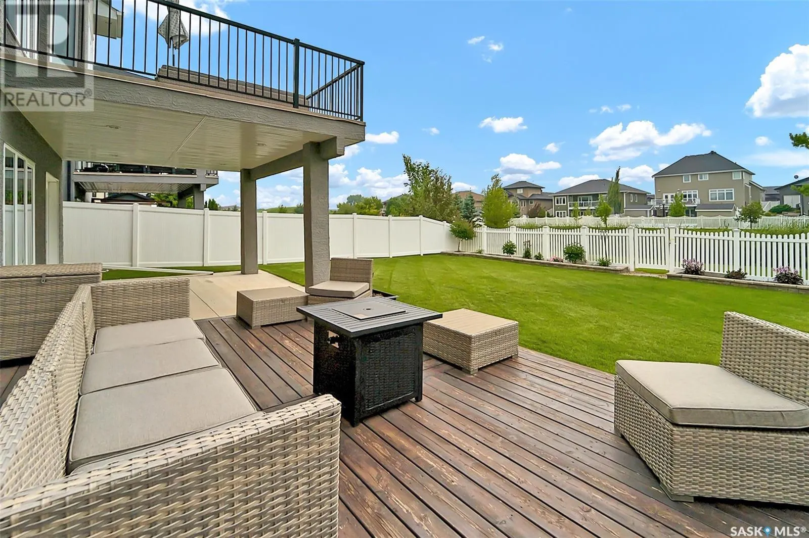 737 Gowan ROAD