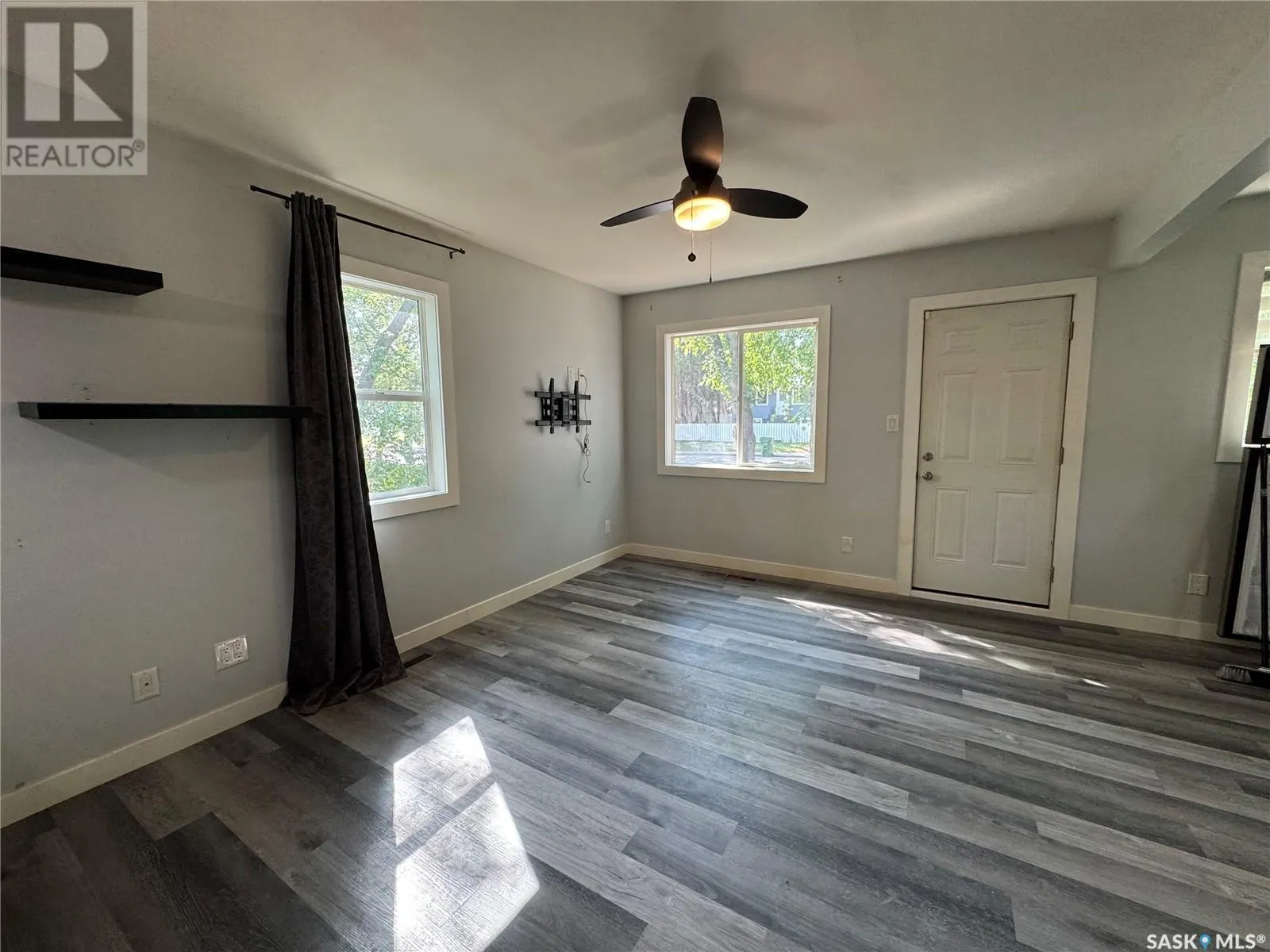 664 17th STREET W