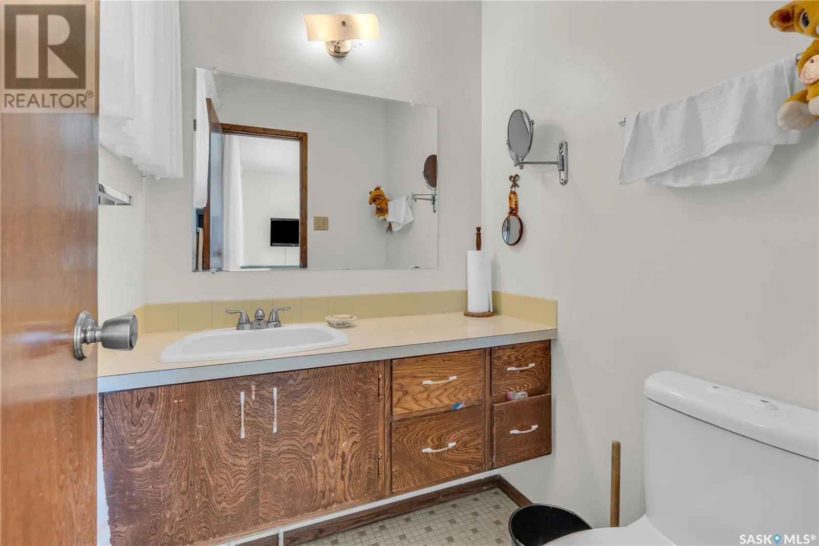 2121 Spadina CRESCENT E