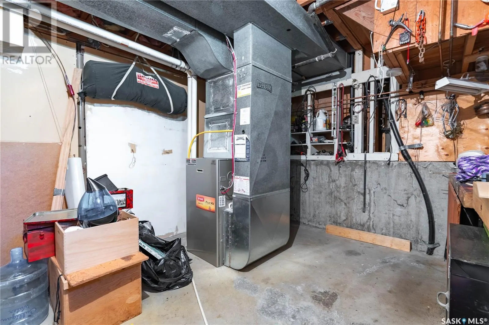 2121 Spadina CRESCENT E