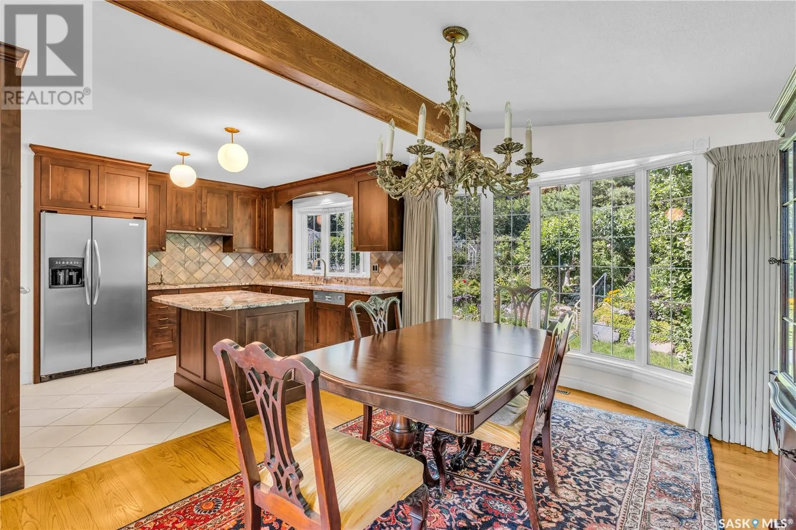 2121 Spadina CRESCENT E