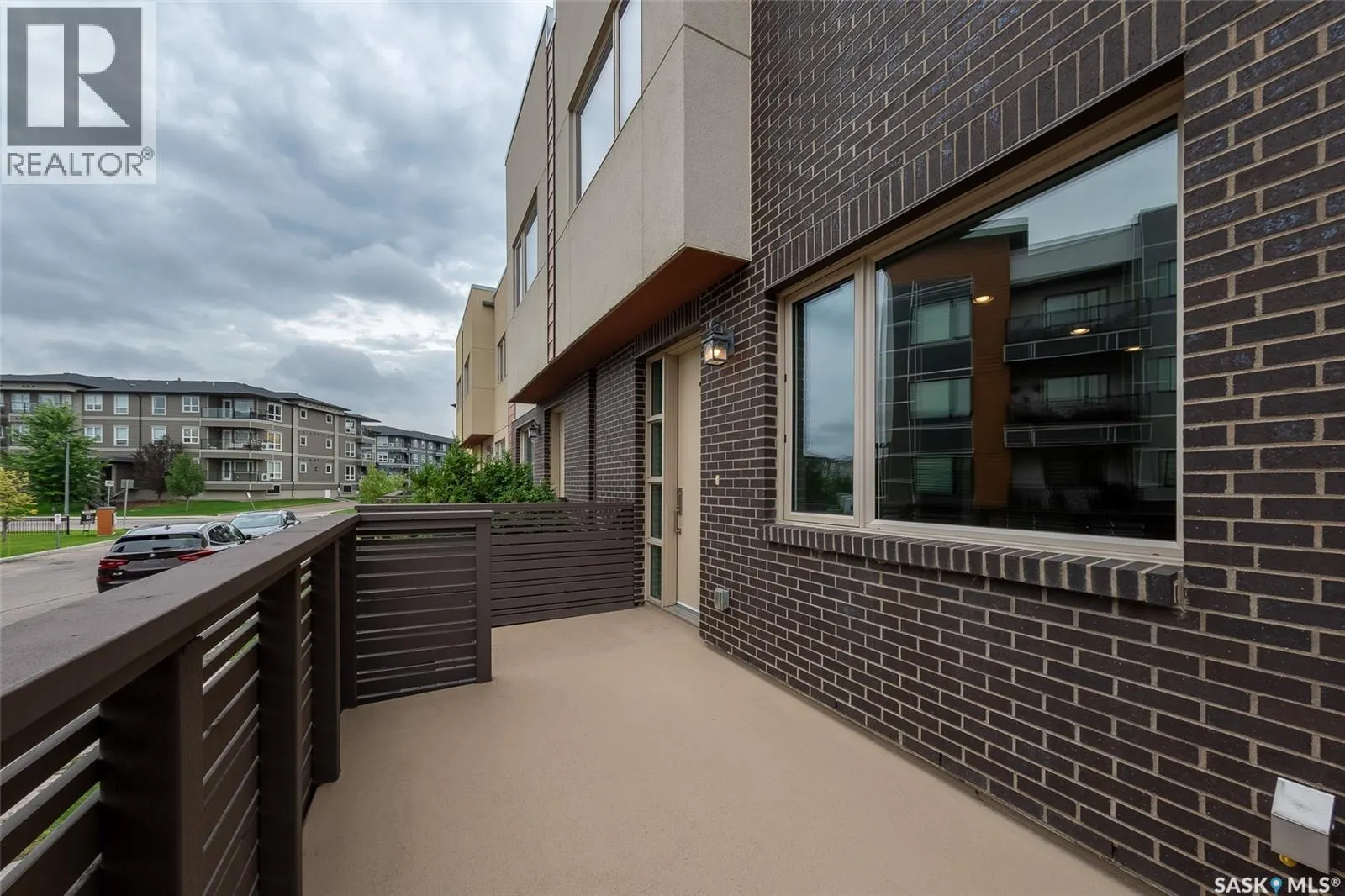 7 103 Willis CRESCENT