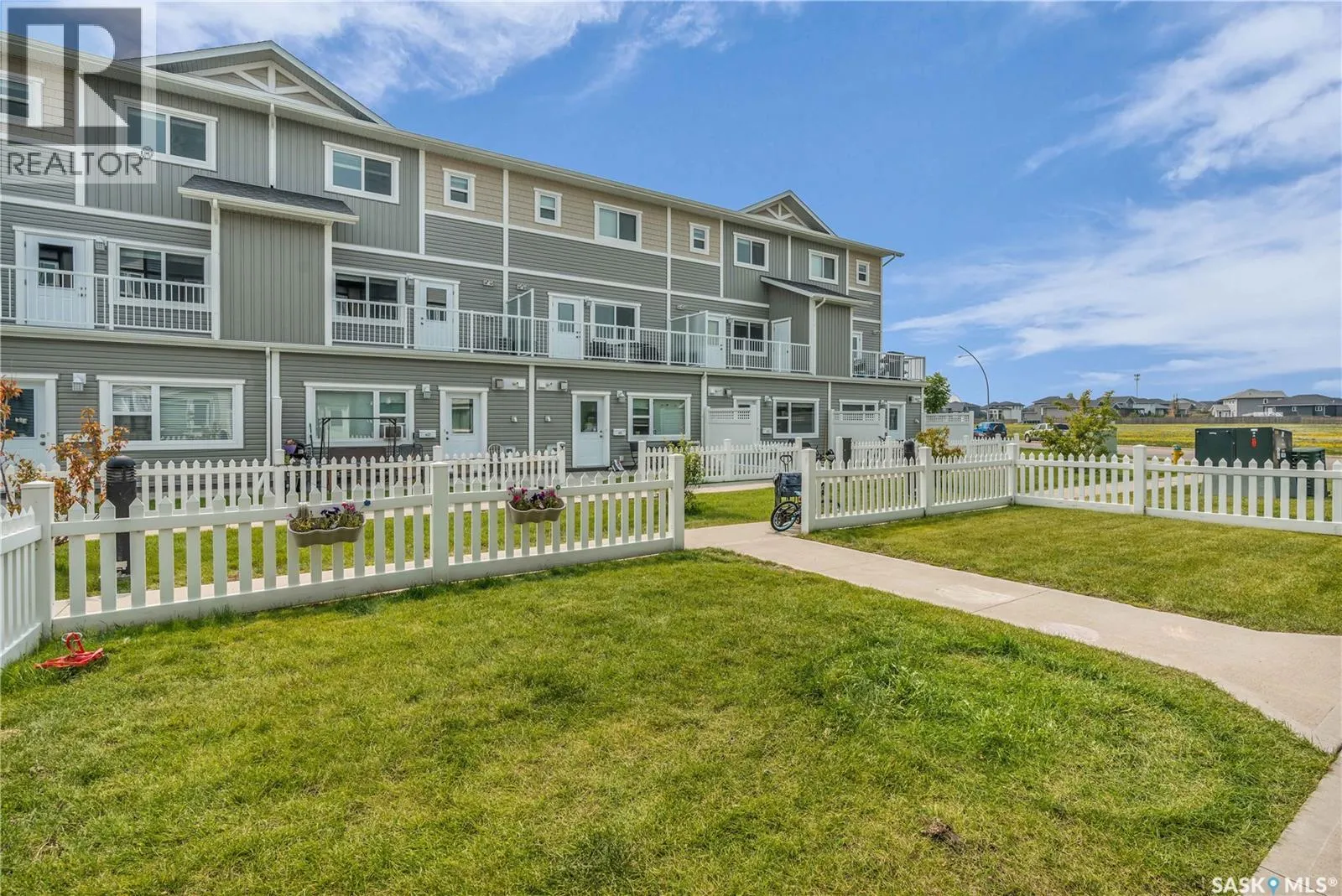 1215 130 Marlatte CRESCENT