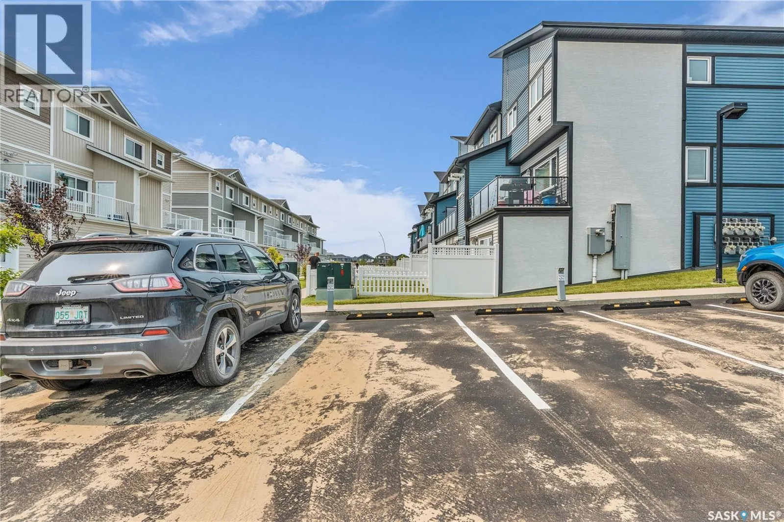 1215 130 Marlatte CRESCENT