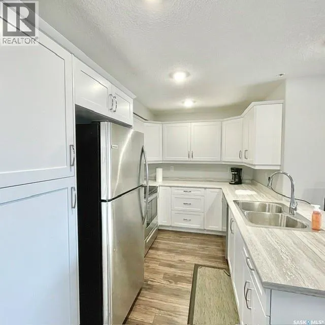 3202 106 Willis CRESCENT