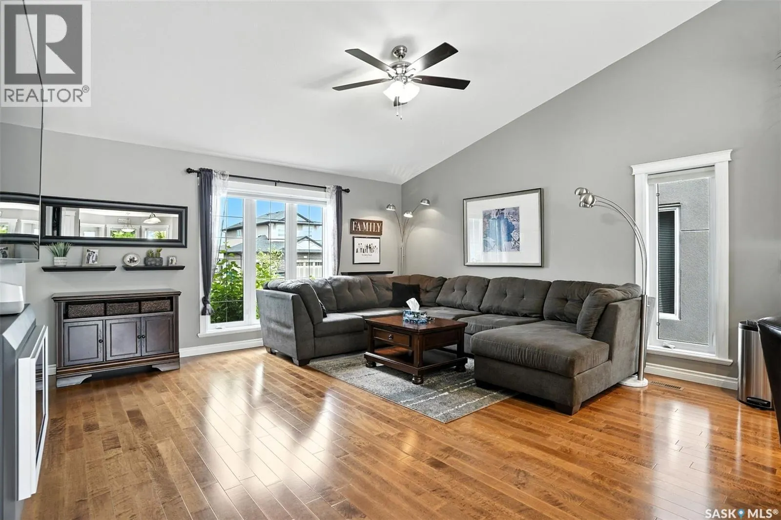 130 Roy CRESCENT