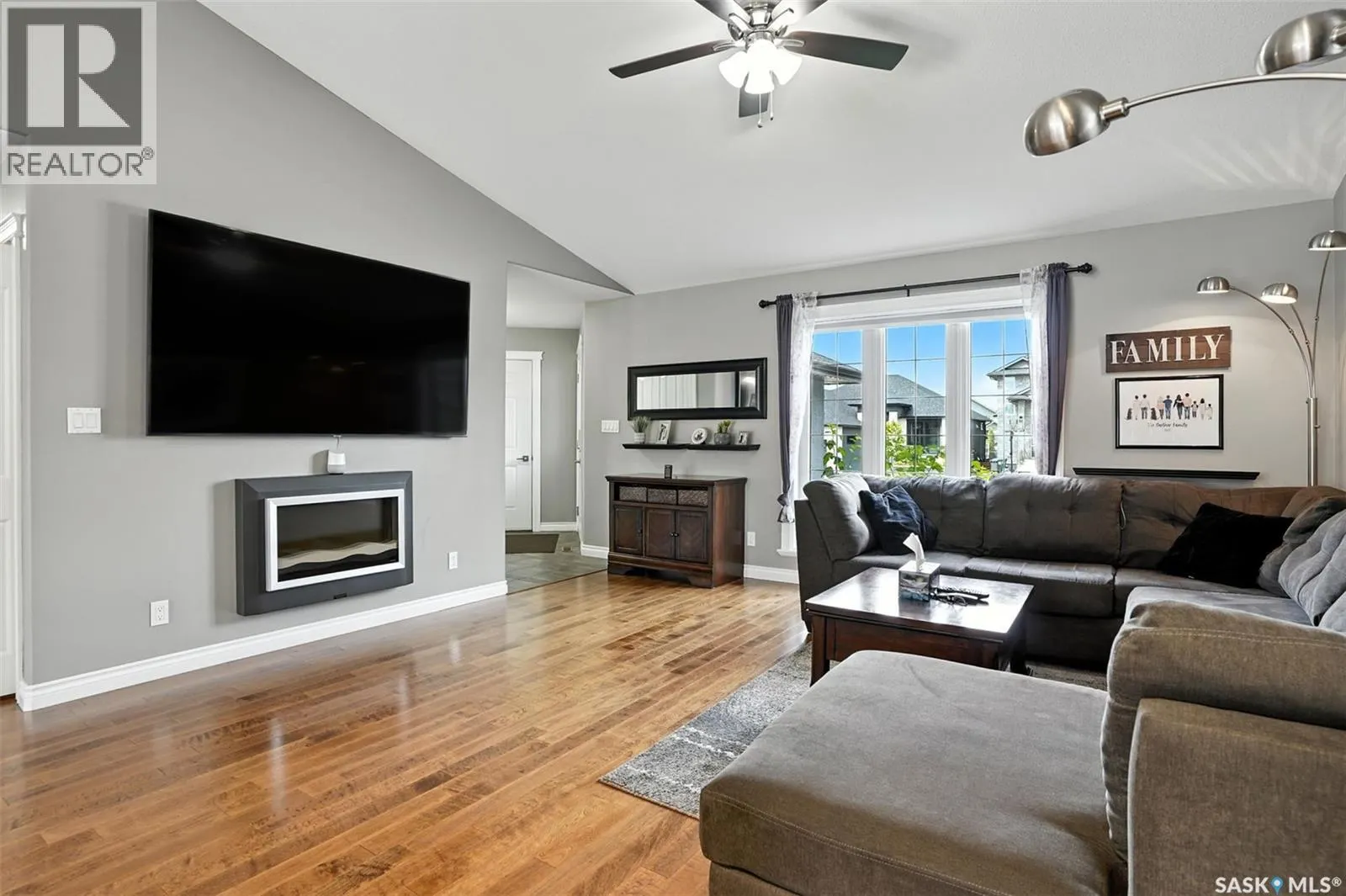 130 Roy CRESCENT