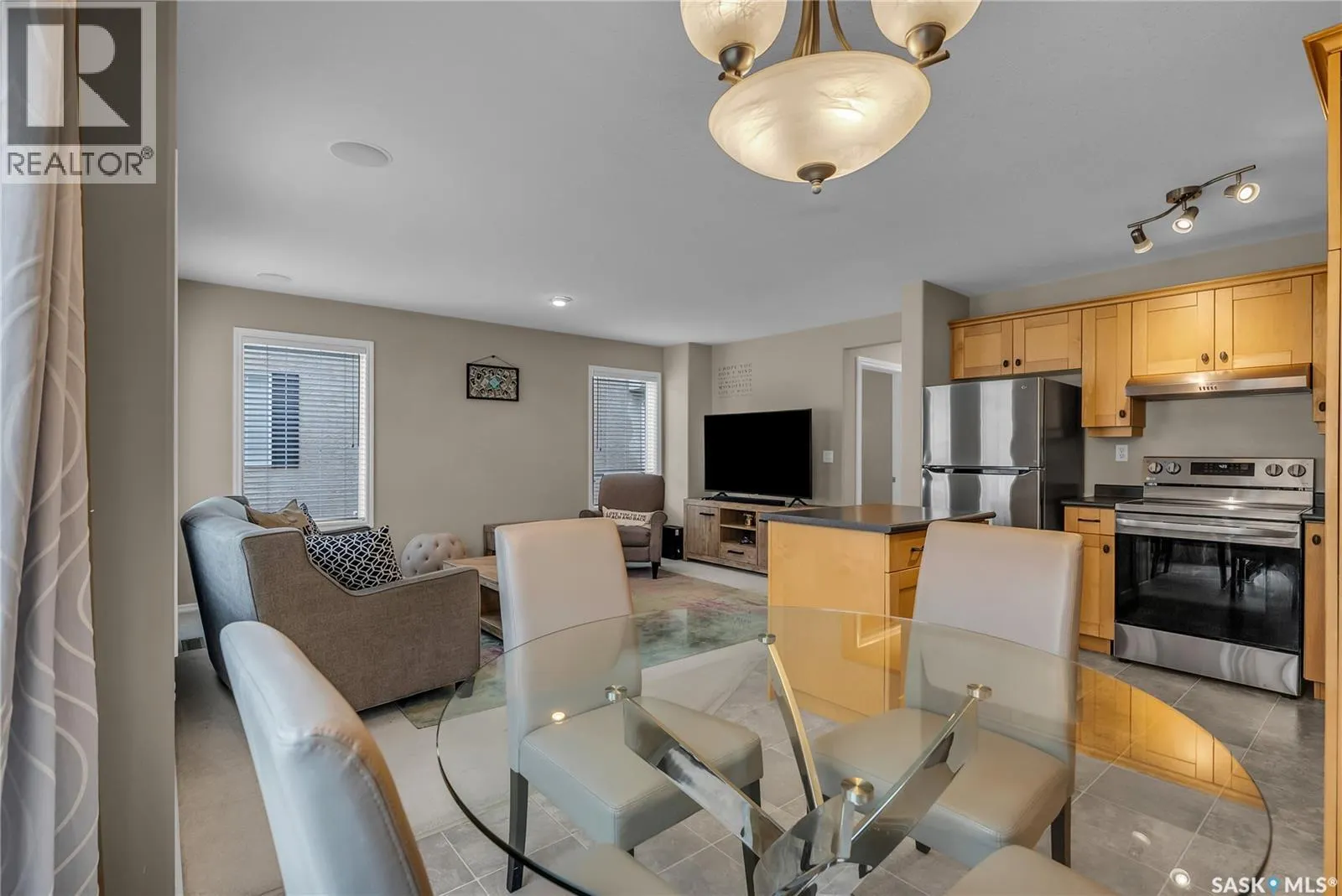 84 103 Banyan CRESCENT