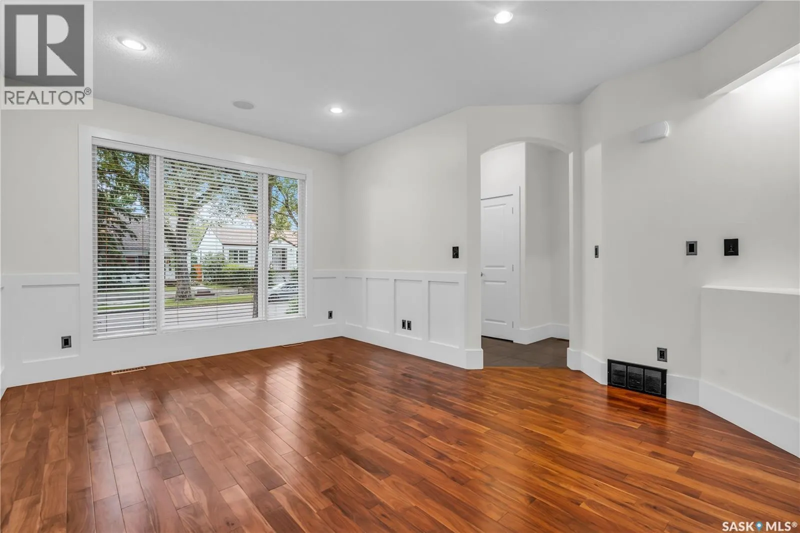 636 7th STREET E