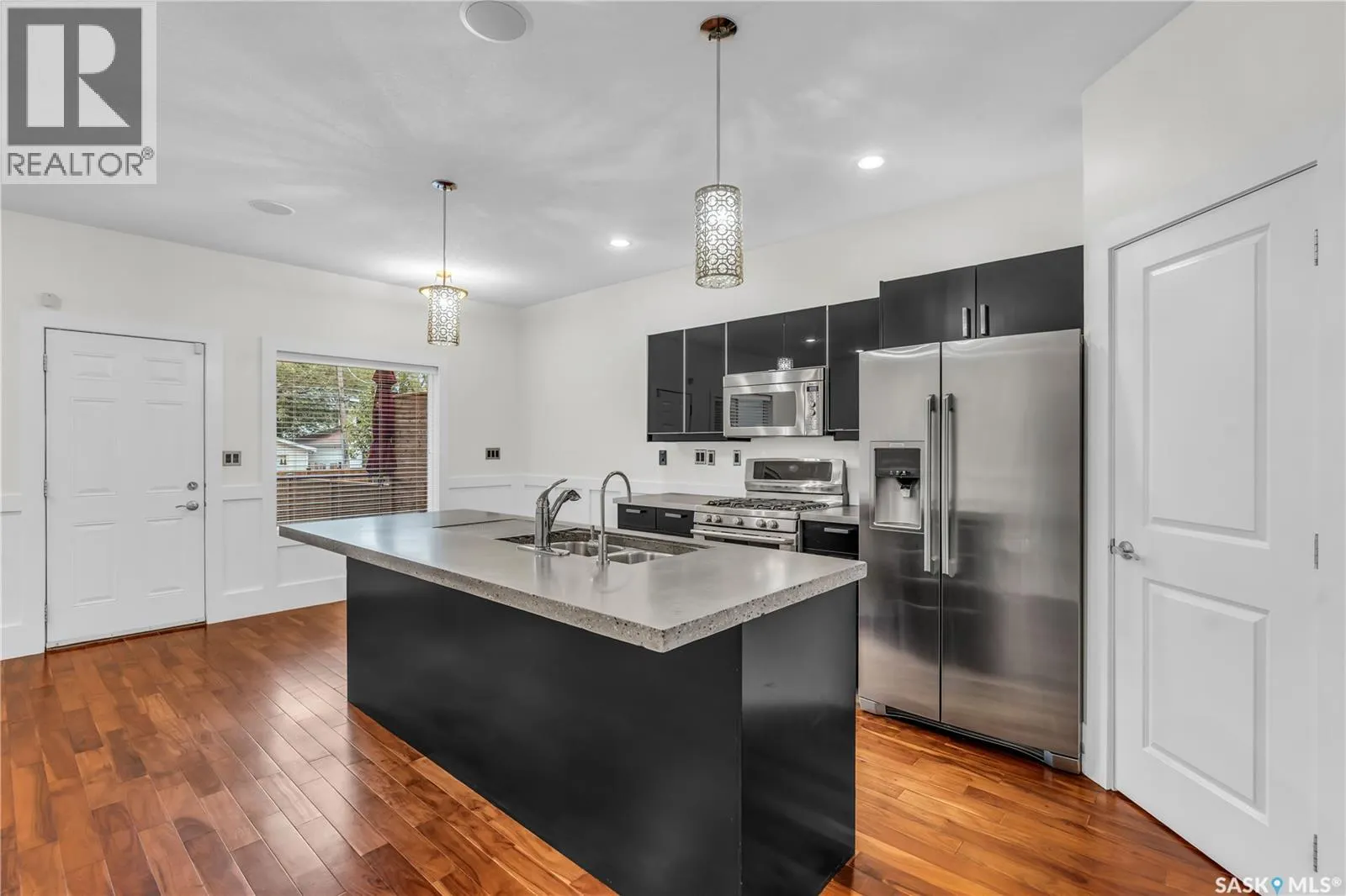 636 7th STREET E