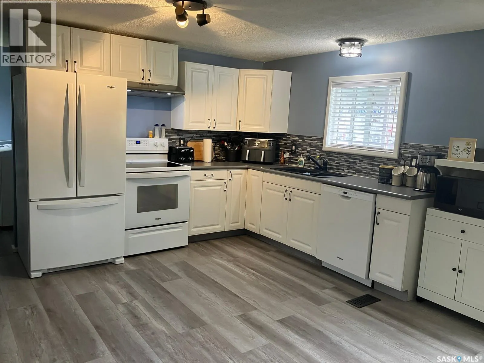 108 1st STREET E