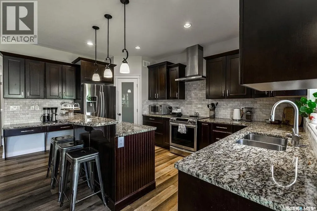 218 Fleming CRESCENT