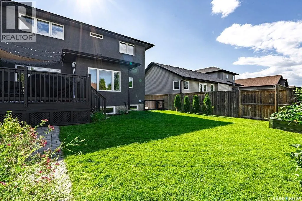 218 Fleming CRESCENT