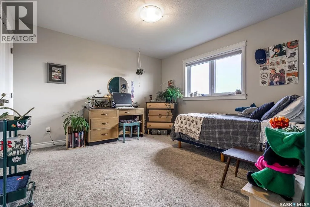 218 Fleming CRESCENT