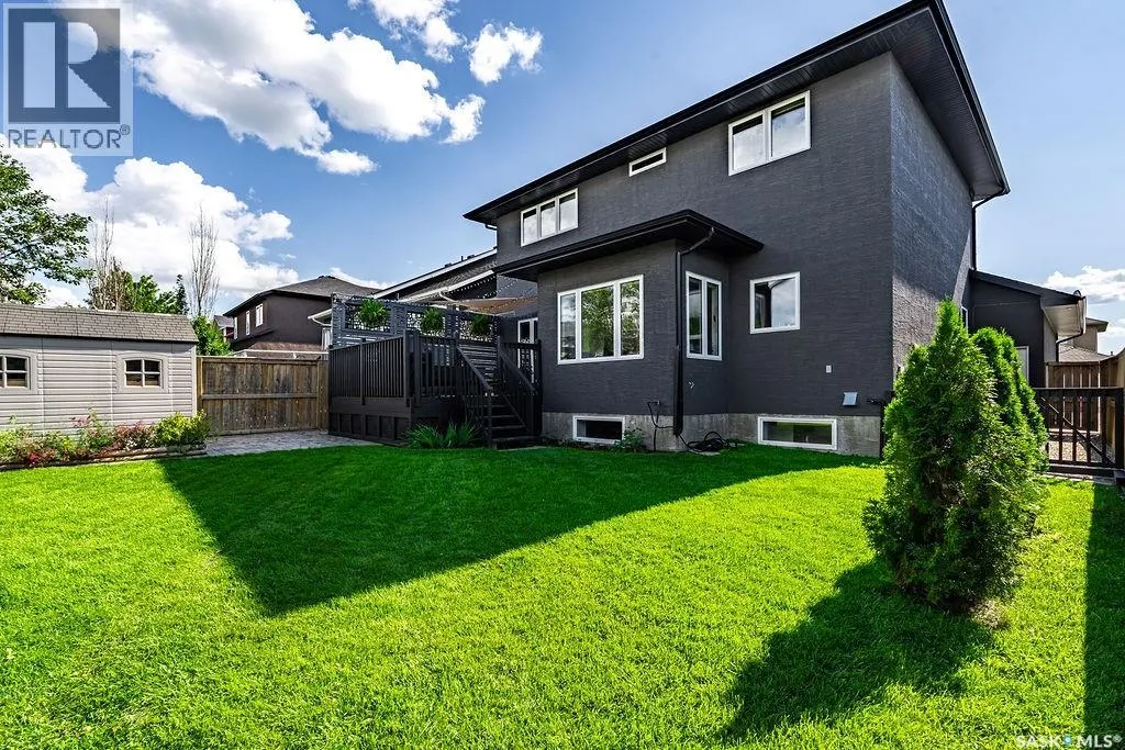 218 Fleming CRESCENT