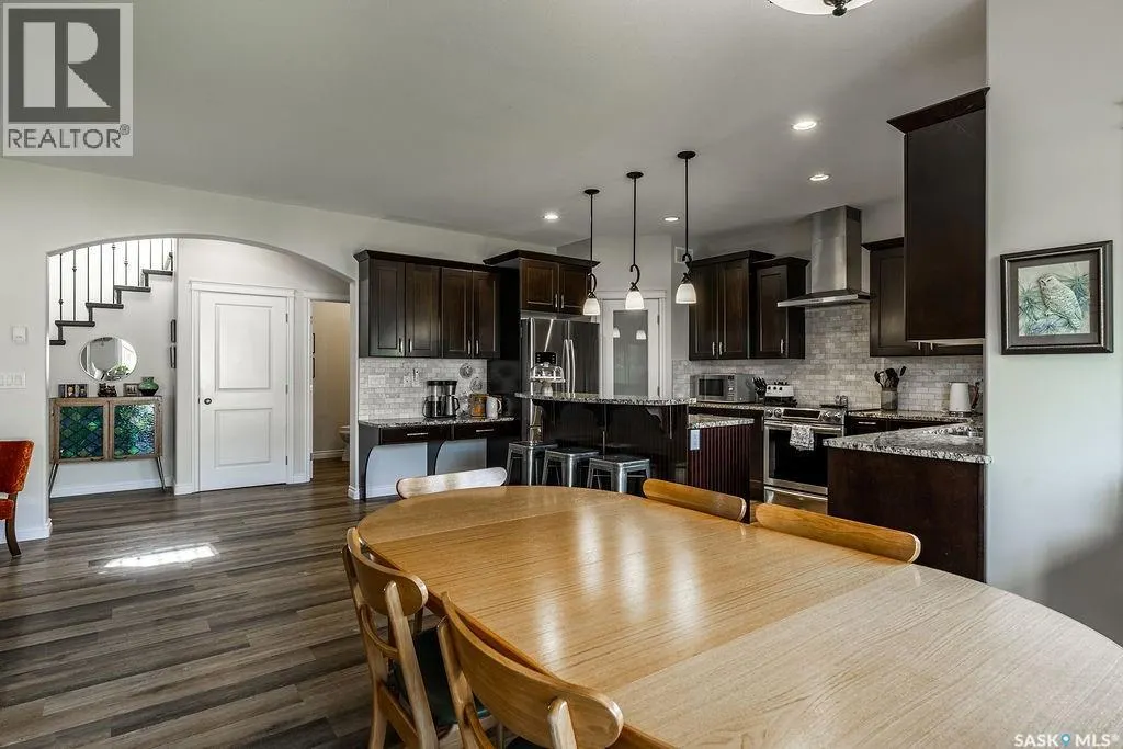 218 Fleming CRESCENT