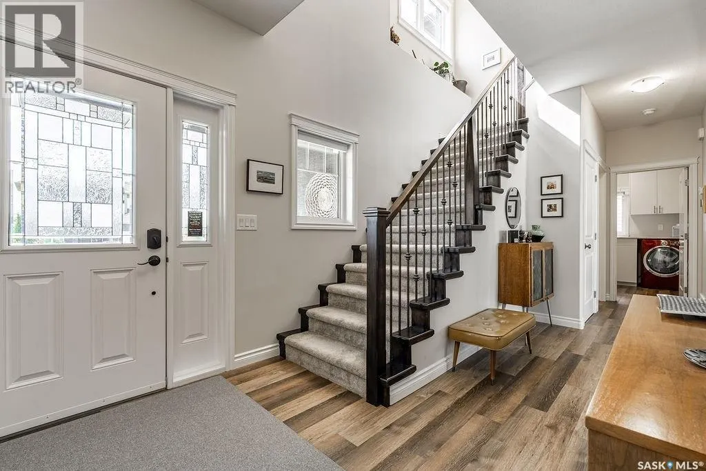 218 Fleming CRESCENT