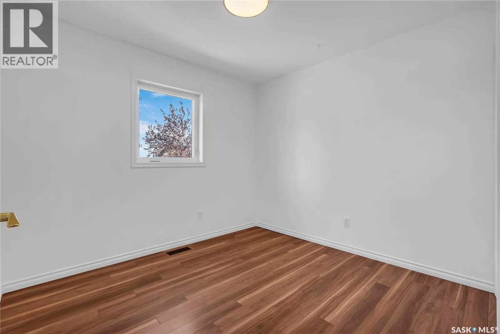 254 Beechmont CRESCENT