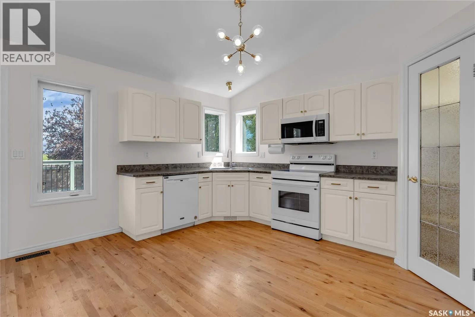 254 Beechmont CRESCENT