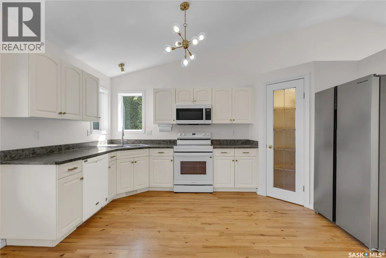 254 Beechmont CRESCENT