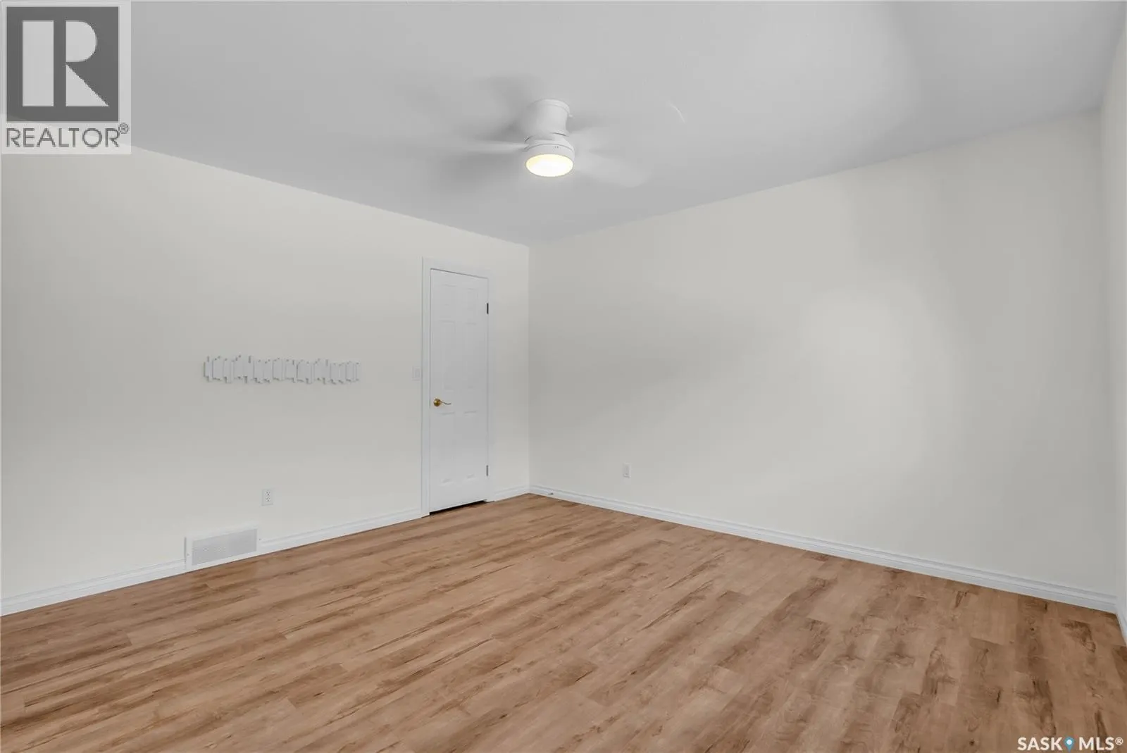 254 Beechmont CRESCENT