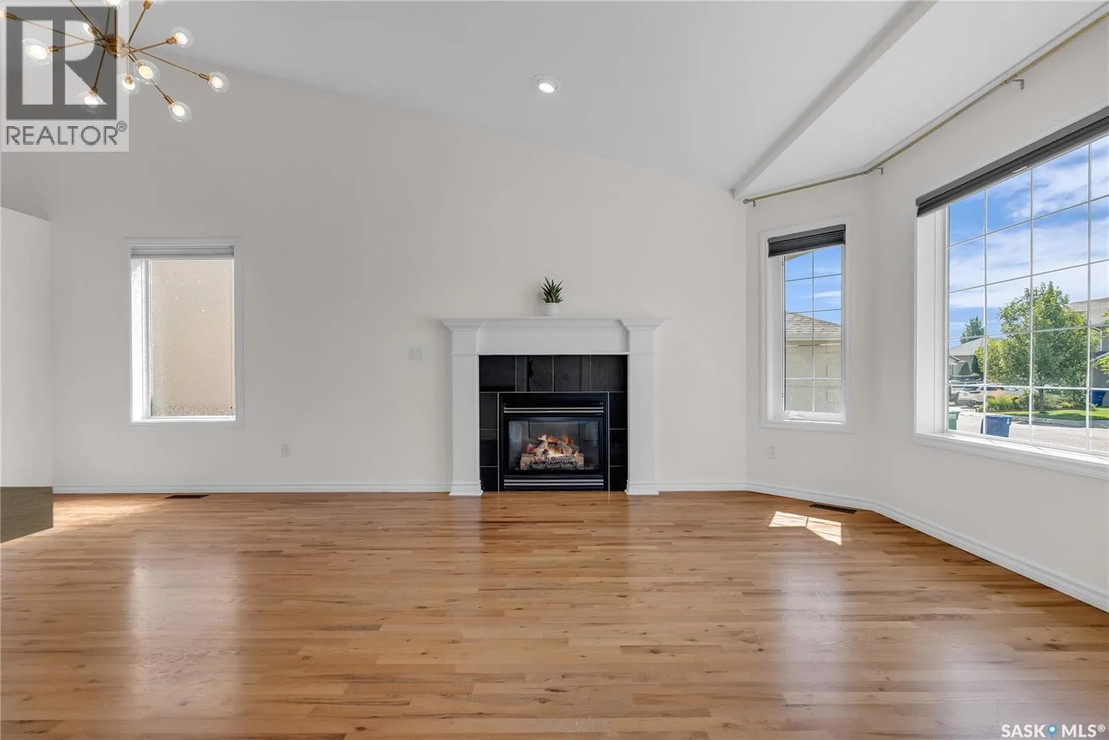 254 Beechmont CRESCENT