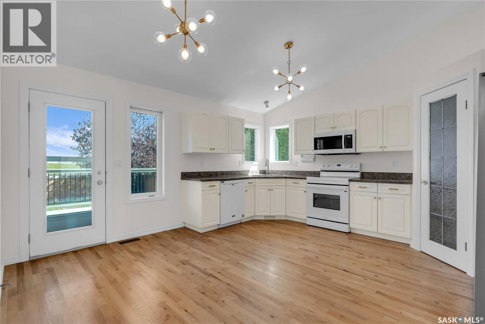 254 Beechmont CRESCENT