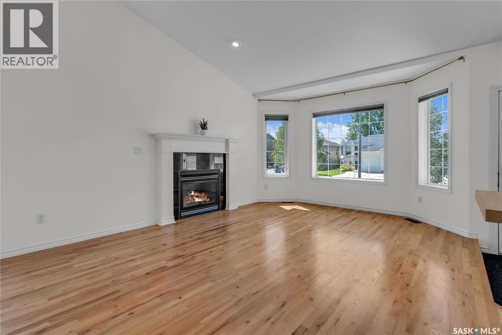 254 Beechmont CRESCENT