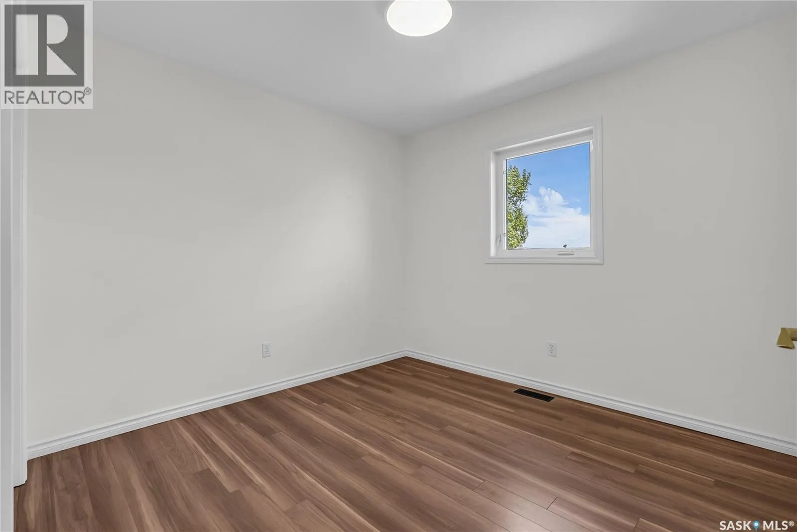 254 Beechmont CRESCENT