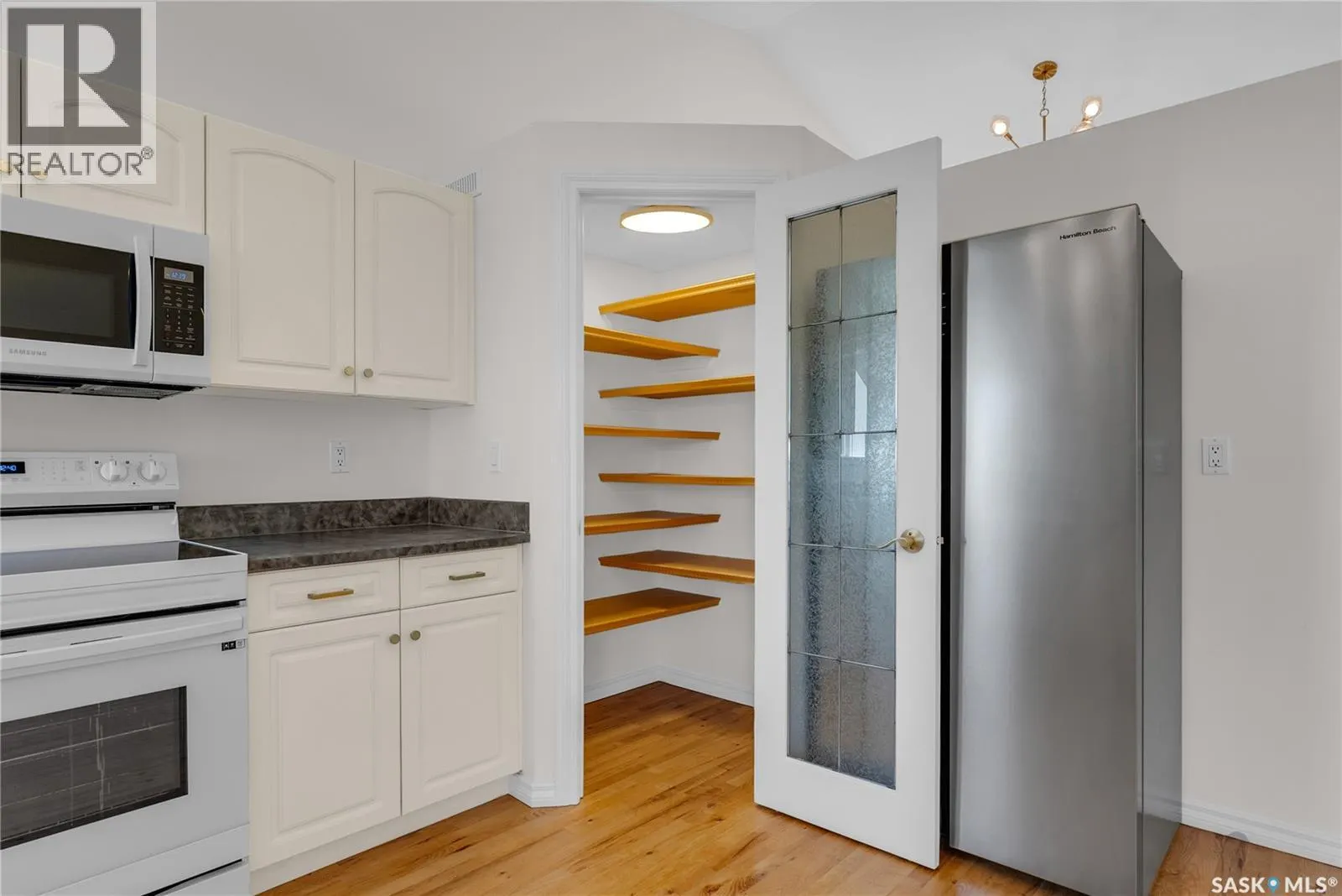 254 Beechmont CRESCENT