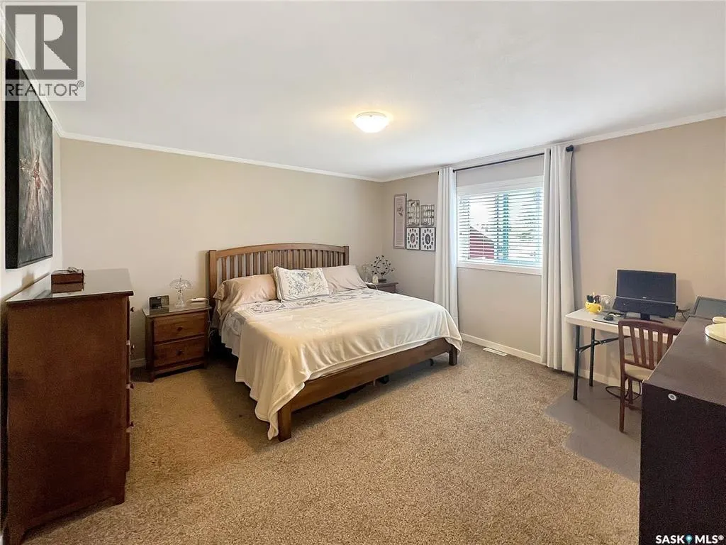 4 Pine DRIVE