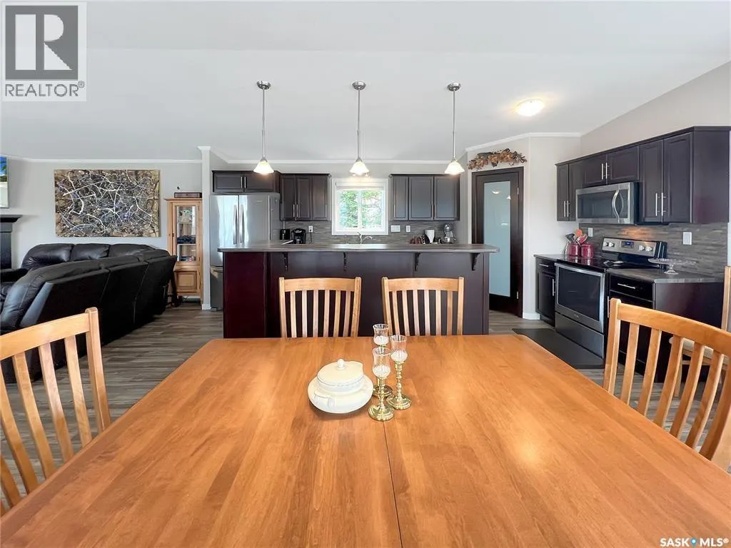 4 Pine DRIVE