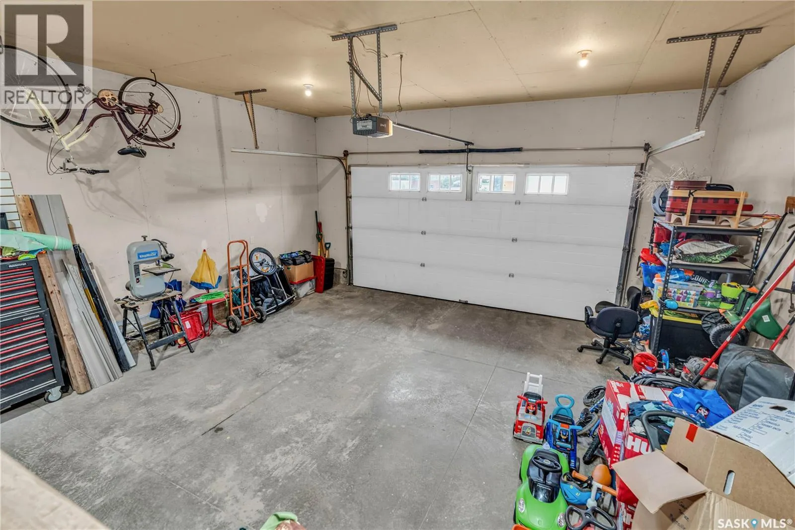 851 Cedar TERRACE