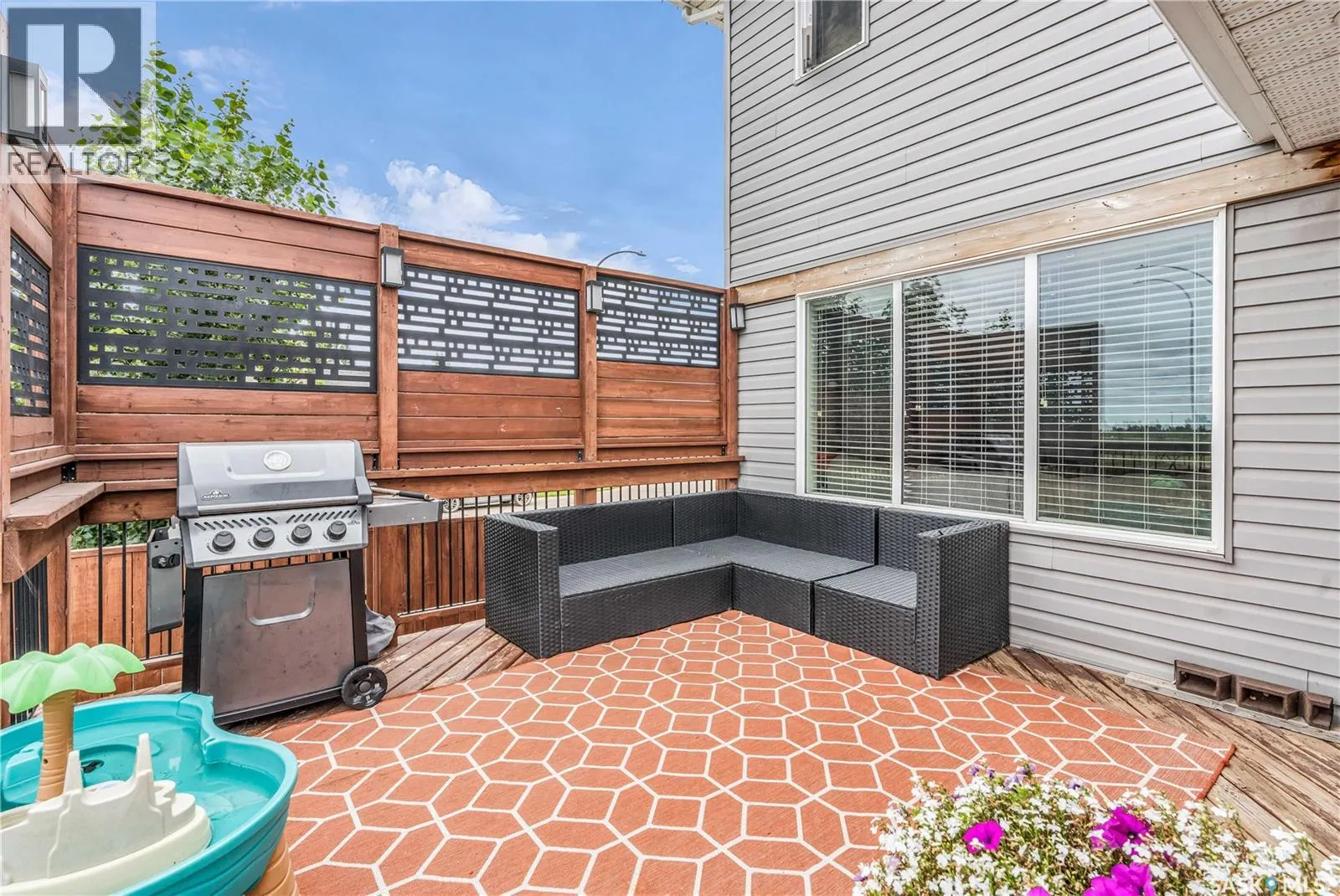 851 Cedar TERRACE