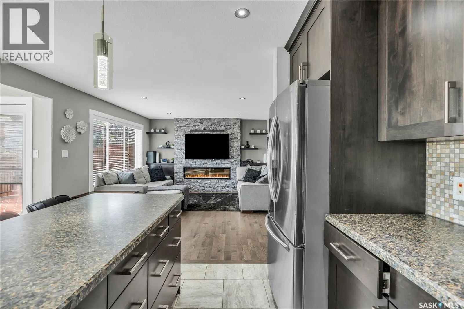 851 Cedar TERRACE
